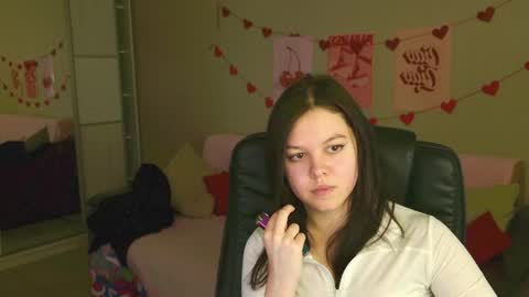 Snapshot of delarysong chatting on May 17, 10:39 pm Delary online show from May 17, 10:39 pm