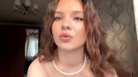 Hello My name is Molly online show from April 29, 3:05 pm