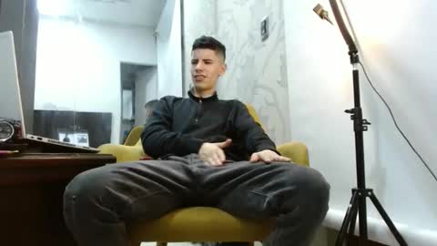 Snapshot of delglo chatting on October 3, 8:44 am delglo online show from October 3, 8:44 am