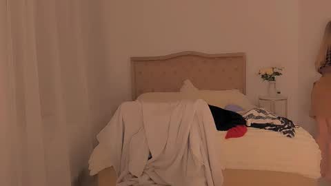 Snapshot of deliadelicious chatting on February 21, 10:17 am deliadelicious online show from February 21, 10:17 am