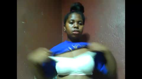 deliah712909 online show from December 28, 11:30 am