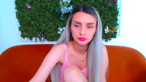 deliciaalove online show from June 2, 6:10 pm