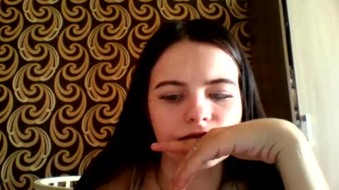 Snapshot of deliciastombaugh chatting on July 17, 6:09 am Kiki online show from July 17, 6:09 am