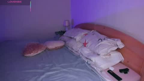 Snapshot of delicious_mila chatting on July 5, 5:14 am Mila online show from July 5, 5:14 am