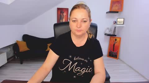 Snapshot of deliciouslolly chatting on May 22, 2:51 am DeliciousLolly online show from May 22, 2:51 am