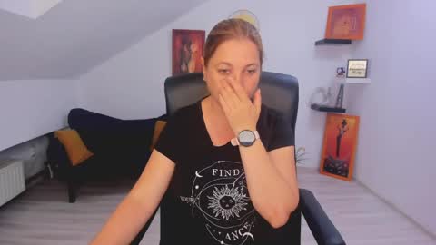 Snapshot of deliciouslolly chatting on May 25, 3:12 am DeliciousLolly online show from May 25, 3:12 am
