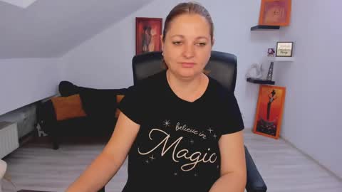 Snapshot of deliciouslolly chatting on June 10, 3:18 am DeliciousLolly online show from June 10, 3:18 am
