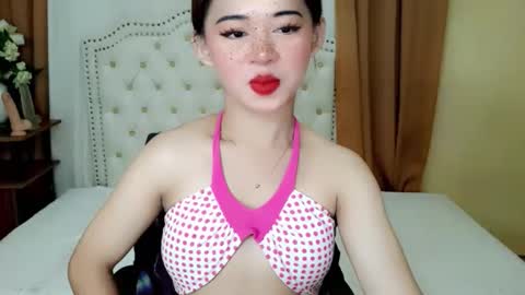 Snapshot of deliciously_sophie chatting on May 18, 2:51 am Sophie online show from May 18, 2:51 am