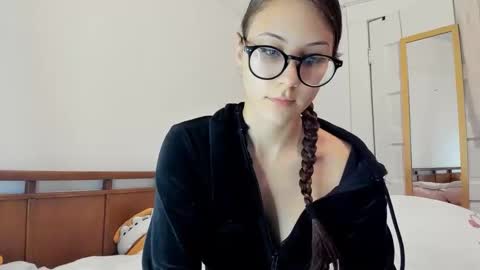 Snapshot of deliciousnoni chatting on December 15, 6:06 am deliciousnoni online show from December 15, 6:06 am