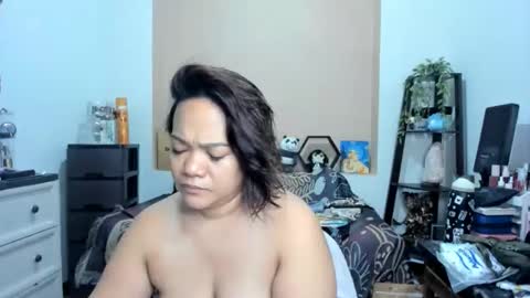 Snapshot of delightfulcurvy chatting on June 2, 8:05 am delightfulcurvy online show from June 2, 8:05 am