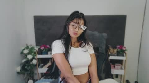 Delilah Blaze online show from August 4, 5:37 pm