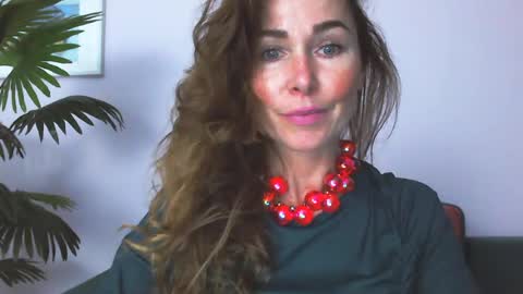 Snapshot of delilah_sweet chatting on July 20, 3:47 pm delilah_sweet online show from July 20, 3:47 pm