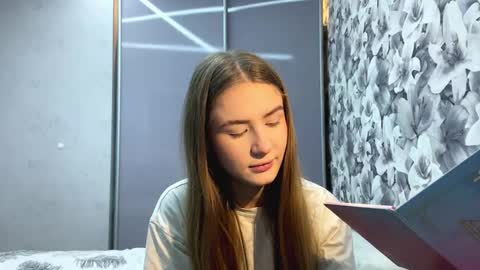 Lea online show from December 18, 8:15 pm