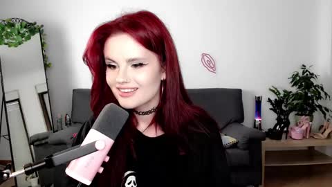 dellacrush_ online show from September 10, 5:46 pm