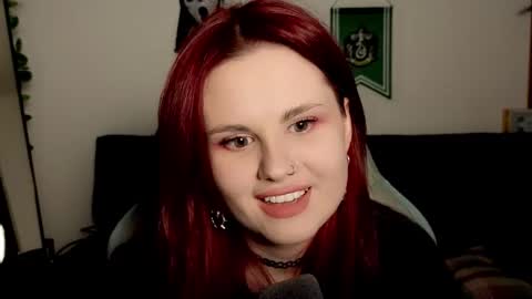 dellacrush_ online show from December 3, 6:17 pm