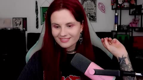 dellacrush_ online show from March 14, 6:13 pm