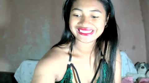 Snapshot of delorahoneyy chatting on July 20, 4:27 am Angels online show from July 20, 4:27 am