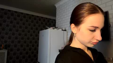 Delphaswindler online show from April 29, 8:18 am