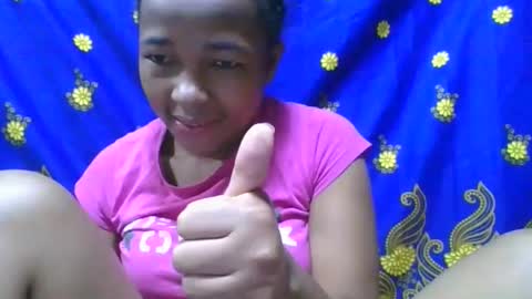 Snapshot of delphin774164 chatting on May 10, 7:02 am delphin774164 online show from May 10, 7:02 am