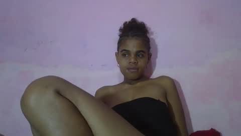 delphine online show from April 23, 3:30 am