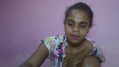 Snapshot of delphineee chatting on May 5, 6:10 am delphine online show from May 5, 6:10 am