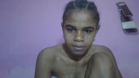 Snapshot of delphineee chatting on May 11, 4:40 am delphine online show from May 11, 4:40 am