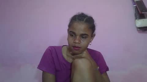 Snapshot of delphineee chatting on May 12, 5:48 am delphine online show from May 12, 5:48 am
