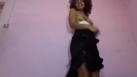 Snapshot of delphineee chatting on May 20, 10:21 am delphine online show from May 20, 10:21 am