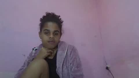 Snapshot of delphineee chatting on May 29, 4:49 pm delphine online show from May 29, 4:49 pm