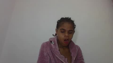 Snapshot of delphineee chatting on June 2, 3:41 am delphine online show from June 2, 3:41 am
