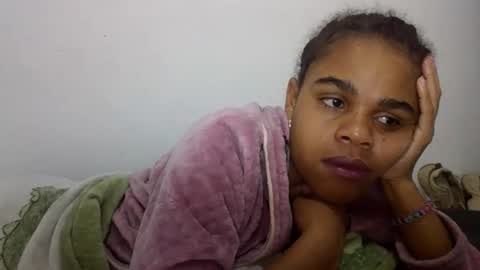 Snapshot of delphineee chatting on June 4, 3:01 am delphine online show from June 4, 3:01 am