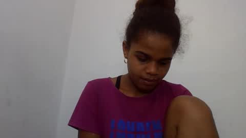 Snapshot of delphineee chatting on June 5, 7:14 am delphine online show from June 5, 7:14 am