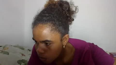 Snapshot of delphineee chatting on June 7, 8:40 am delphine online show from June 7, 8:40 am