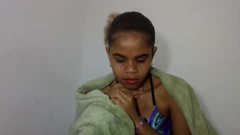 Snapshot of delphineee chatting on June 11, 3:10 pm delphine online show from June 11, 3:10 pm