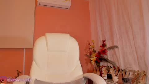 Snapshot of delsee_ chatting on January 7, 7:38 pm Delsee online show from January 7, 7:38 pm