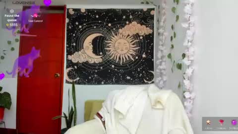 Snapshot of demeter__ chatting on July 29, 8:18 pm demeter__ online show from July 29, 8:18 pm