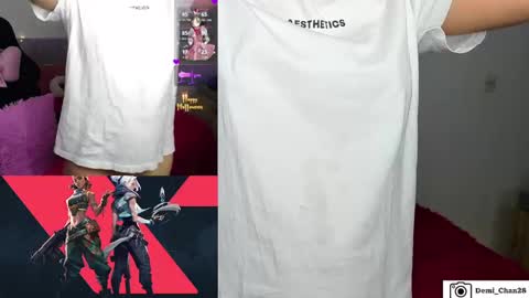 Snapshot of demi_chan chatting on October 30, 9:22 am demiii online show from October 30, 9:22 am