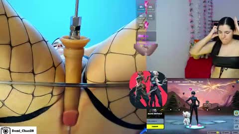 Snapshot of demi_chan chatting on May 5, 9:06 am demiii online show from May 5, 9:06 am