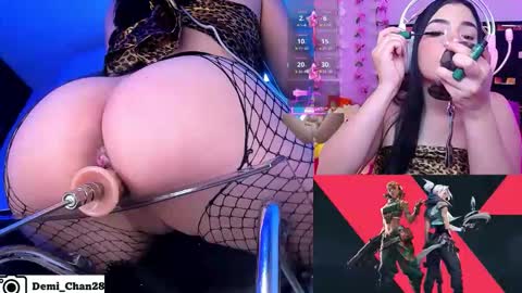 Snapshot of demi_chan chatting on June 4, 8:04 pm demiii online show from June 4, 8:04 pm