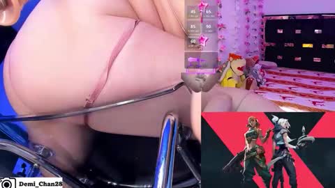 Snapshot of demi_chan chatting on June 7, 8:56 pm demiii online show from June 7, 8:56 pm