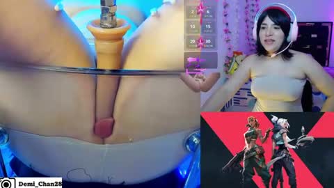 Snapshot of demi_chan chatting on June 21, 7:33 am demiii online show from June 21, 7:33 am