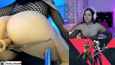 Snapshot of demi_chan chatting on July 4, 9:04 am demiii online show from July 4, 9:04 am