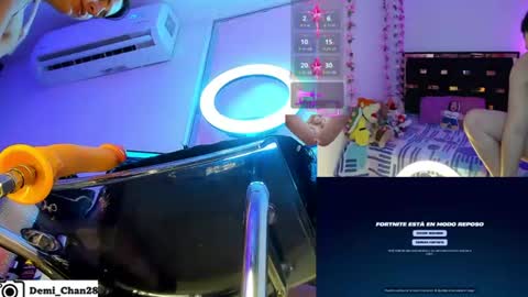 Snapshot of demi_chan chatting on July 9, 2:04 am demiii online show from July 9, 2:04 am