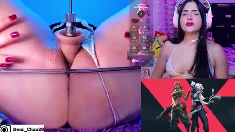 Snapshot of demi_chan chatting on July 30, 12:53 am demiii online show from July 30, 12:53 am