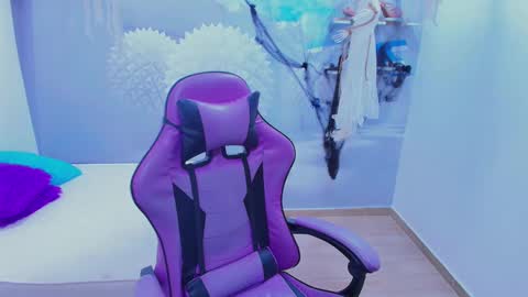 Snapshot of demi_leed chatting on November 1, 12:29 pm DEMI online show from November 1, 12:29 pm