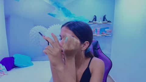 Snapshot of demi_leed chatting on November 20, 11:32 am DEMI online show from November 20, 11:32 am