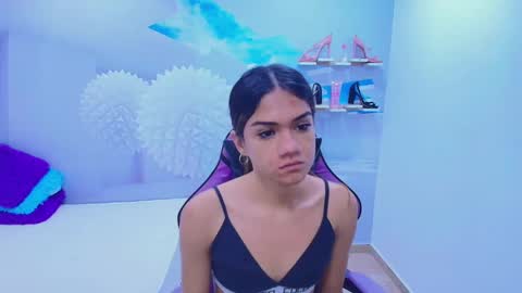 Snapshot of demi_leed chatting on November 22, 12:26 pm DEMI online show from November 22, 12:26 pm