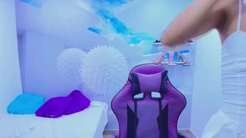 Snapshot of demi_leed chatting on November 26, 12:28 pm DEMI online show from November 26, 12:28 pm