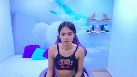 Snapshot of demi_leed chatting on December 1, 1:49 pm DEMI online show from December 1, 1:49 pm