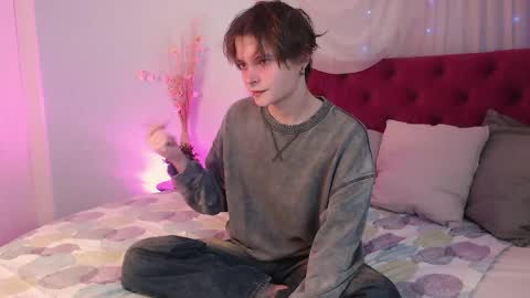 Snapshot of demianenglen chatting on April 3, 11:30 am demianenglen online show from April 3, 11:30 am